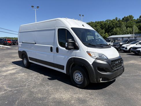 Used 2025 RAM ProMaster 2500 w/ Convenience Group FWD image 5