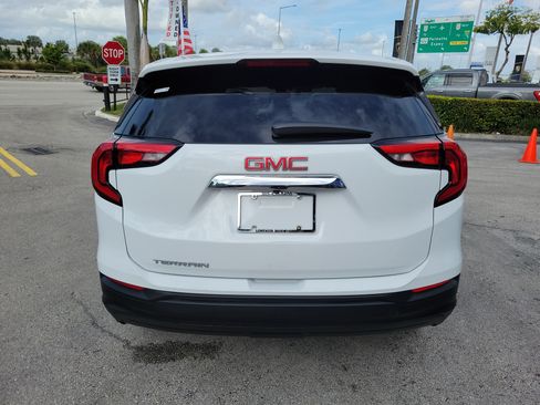 Used 2021 GMC Terrain SLE FWD image 6