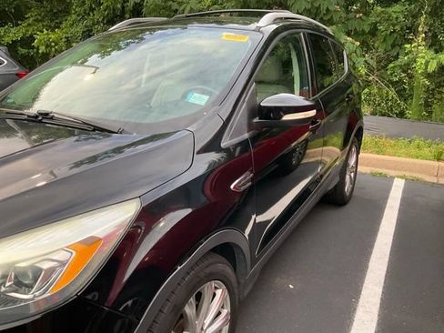 Used 2017 Ford Escape Titanium FWD image 9