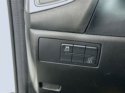 Used 2017 MAZDA MAZDA3 Sport image 17