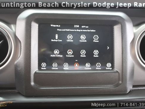 Used 2021 Jeep Wrangler Unlimited Sport image 23