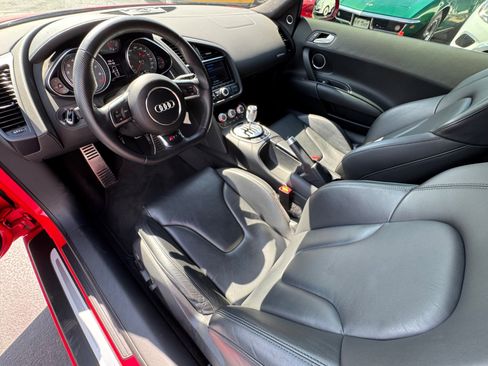 Used 2014 Audi R8 V8 w/ Convenience Package image 3