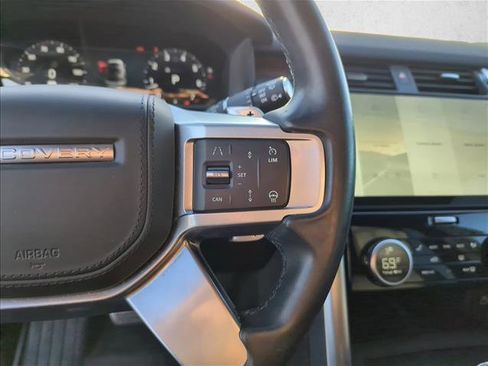 Used 2024 Land Rover Discovery Dynamic SE image 15