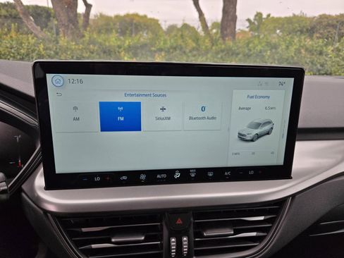 Used 2025 Ford Escape Active w/ Tech Pack #1 image 12