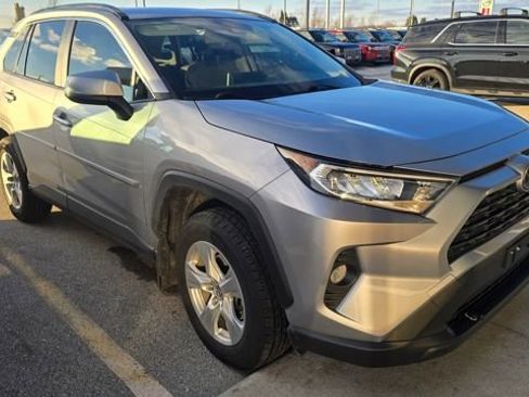 Used 2019 Toyota RAV4 XLE image 2