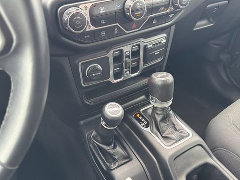 Used 2022 Jeep Wrangler Unlimited Sport AWD/4WD image 29