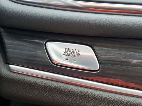 Certified 2018 Buick Enclave Essence FWD image 25