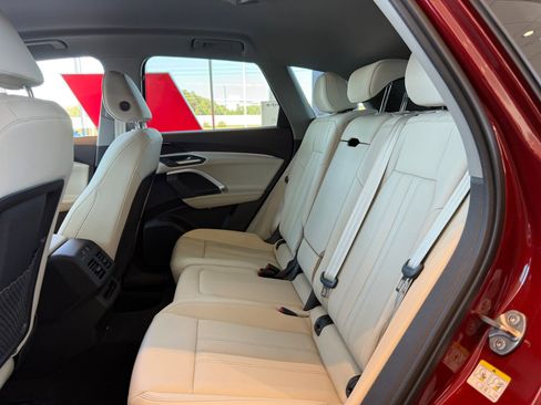 New 2025 Audi Q5 Premium image 15