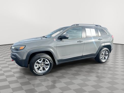 Used 2019 Jeep Cherokee Trailhawk w/ Cold Weather Group image 1