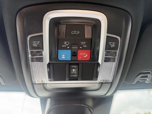 New 2026 RAM 2500 Laramie AWD/4WD image 38