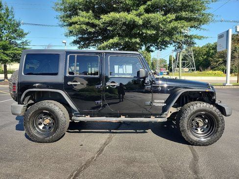 Used 2015 Jeep Wrangler Unlimited Sport w/ Quick Order Package 24S AWD/4WD image 12