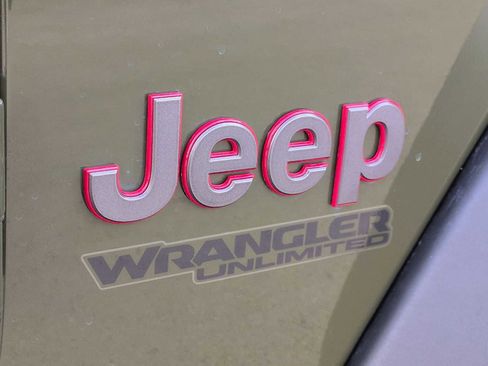 Used 2021 Jeep Wrangler Unlimited Rubicon image 12