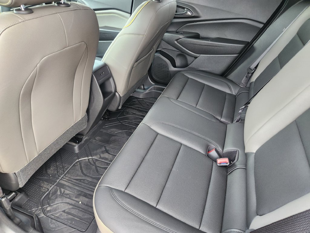 New 2026 Chevrolet Trax ACTIV w/ Sunroof Package FWD image 23