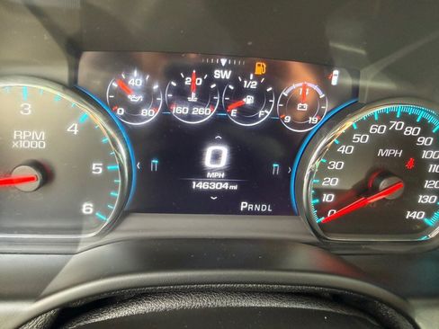 Used 2017 Chevrolet Suburban Premier AWD/4WD image 40