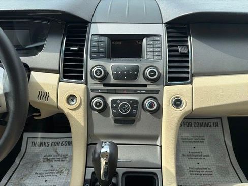 Used 2018 Ford Taurus SE FWD image 22