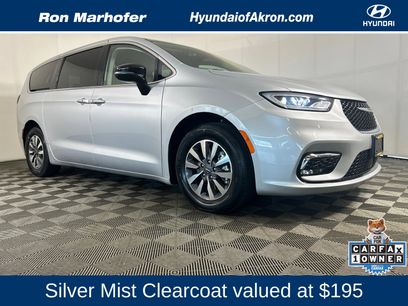 Used 2024 Chrysler Pacifica Limited