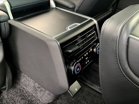 Used 2023 Land Rover Range Rover SV AWD/4WD image 31
