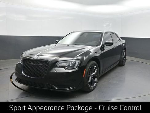 Used 2023 Chrysler 300 Touring w/ Sport Appearance Package RWD image 1