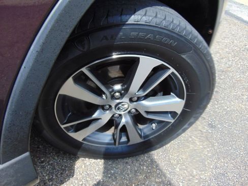 Used 2016 Toyota RAV4 XLE AWD/4WD image 26