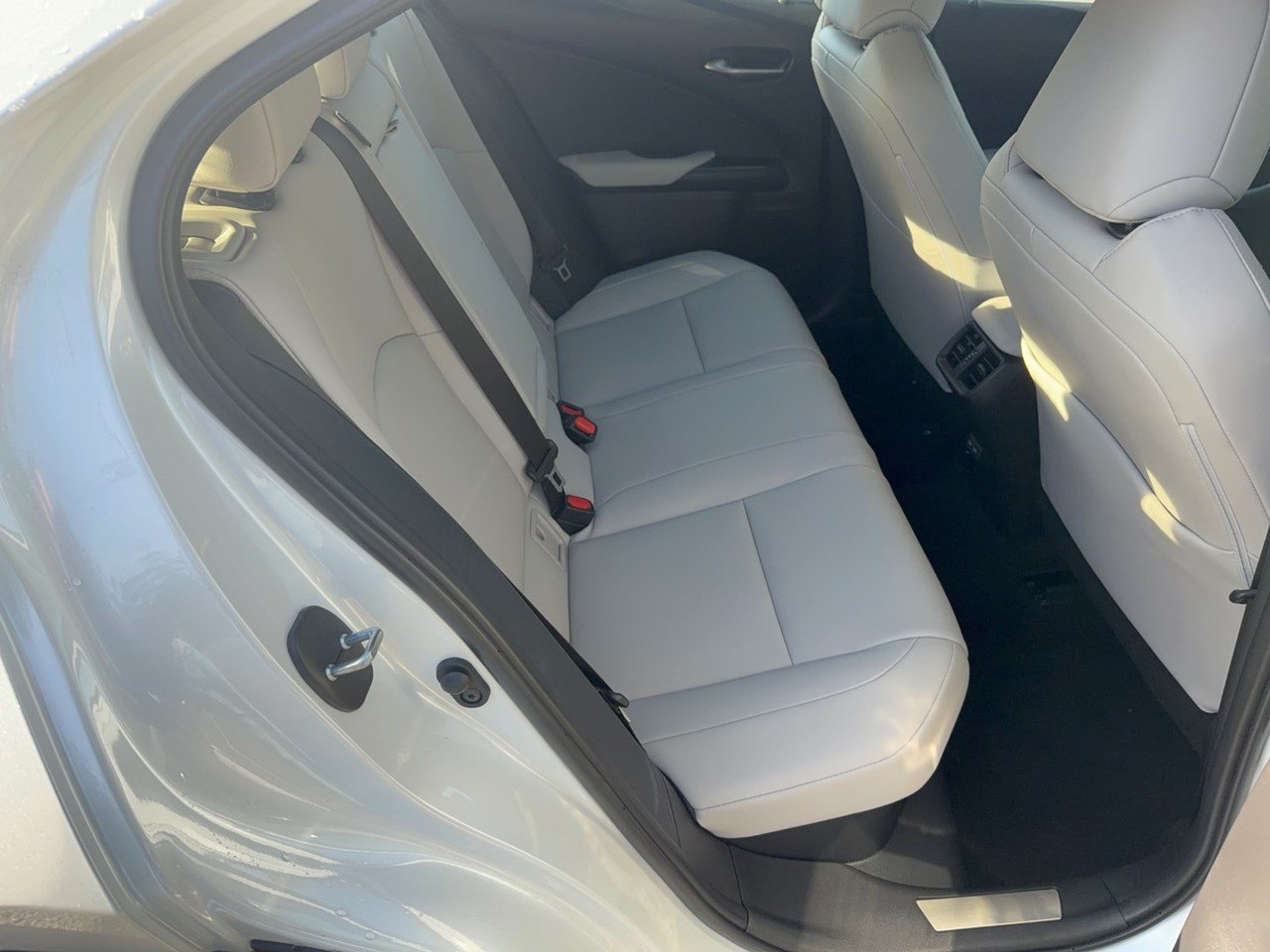 Certified 2025 Lexus UX 300h FWD w/ Accessory Package (Z2) image 30
