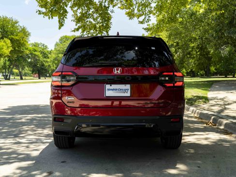 Used 2026 Honda Pilot Black Edition image 8