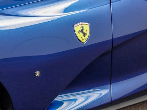 Used 2021 Ferrari 812 GTS RWD image 9