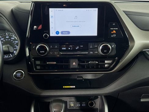 Used 2023 Toyota Highlander XLE image 36