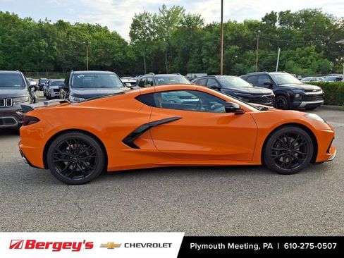 Used 2023 Chevrolet Corvette Stingray Preferred Cpe w/ Z51 Performance Package RWD image 8