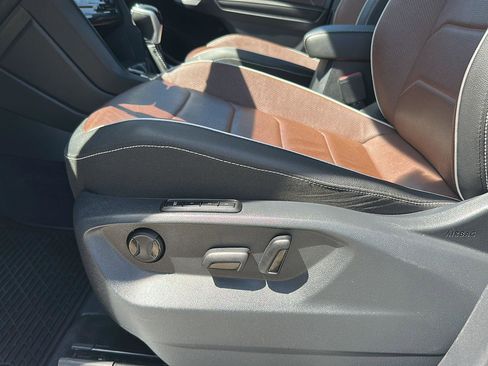 Used 2023 Volkswagen Tiguan SEL R-Line AWD/4WD image 25