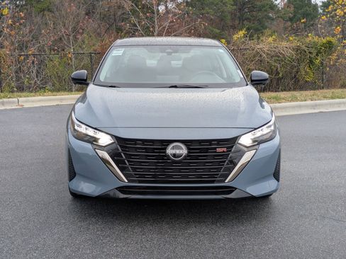 Used 2024 Nissan Sentra SR w/ SR Premium Package image 2