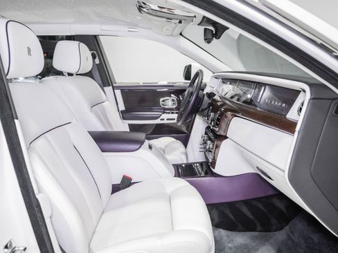 Used 2018 Rolls-Royce Phantom Sedan RWD image 25