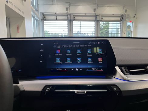 Certified 2025 BMW X2 xDrive28i w/ Convenience Package image 12