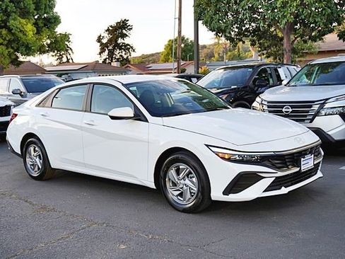 New 2026 Hyundai Elantra SE image 6