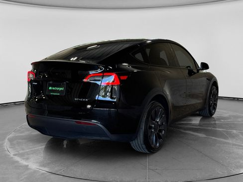 Used 2024 Tesla Model Y Performance AWD/4WD image 3