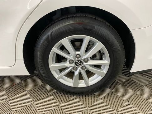 Used 2025 Toyota Camry LE w/ Convenience Package image 18