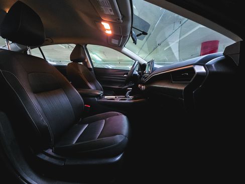 Used 2020 Nissan Altima 2.5 S FWD image 32