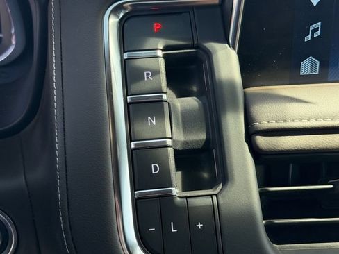 Used 2023 Chevrolet Tahoe LT RWD image 19