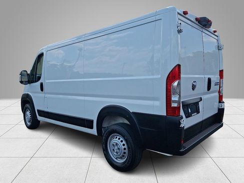 Used 2025 RAM ProMaster 2500 w/ Convenience Group FWD image 7