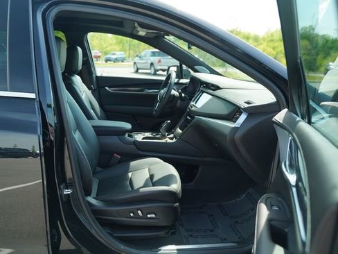 Used 2022 Cadillac XT5 Premium Luxury w/ LPO, Floor Liner Package AWD/4WD image 20