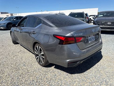 Used 2022 Nissan Altima 2.5 SR FWD image 7