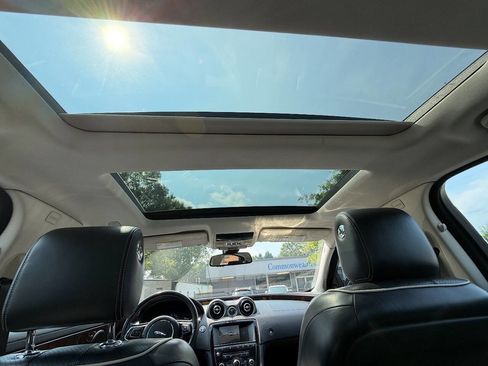 Used 2016 Jaguar XJ R-Sport image 30