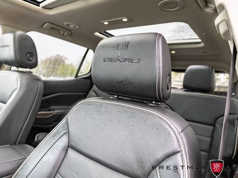 Used 2023 GMC Acadia Denali w/ Denali Technology Package AWD/4WD image 28