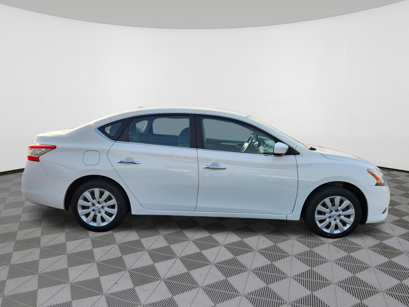 Used 2015 Nissan Sentra SV FWD image 6