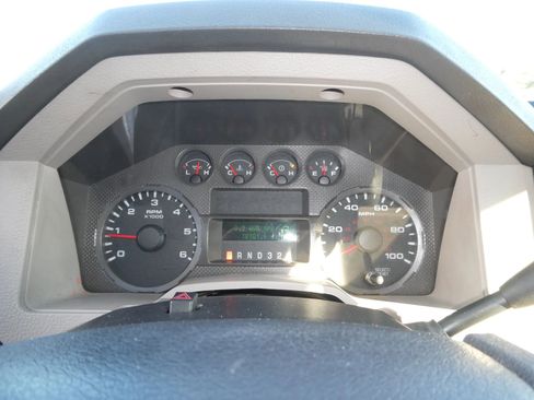 Used 2010 Ford F350 XL image 17