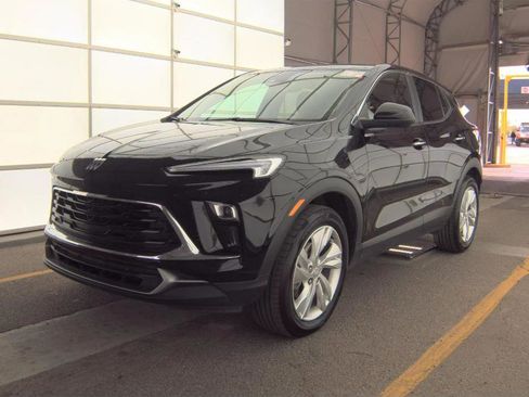 Used 2025 Buick Encore GX Preferred AWD/4WD image 2