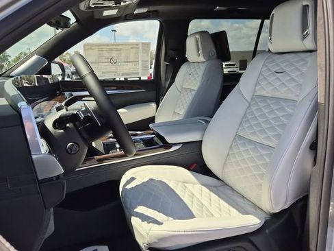 New 2026 Cadillac Escalade ESV Platinum Sport w/ LPO, ONYX Package AWD/4WD image 14