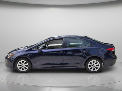 Used 2025 Toyota Corolla LE FWD image 5