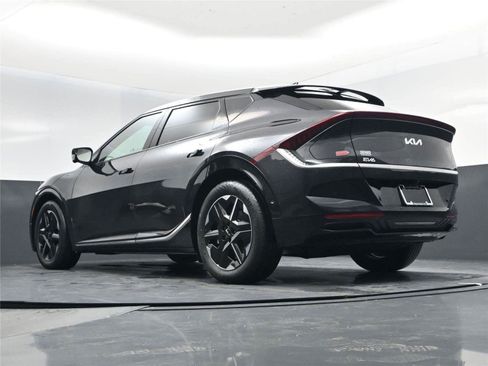 New 2025 Kia EV6 Wind image 12