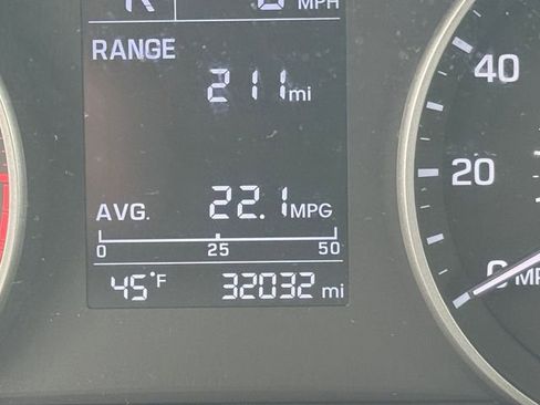 Used 2018 Hyundai Elantra SE image 16