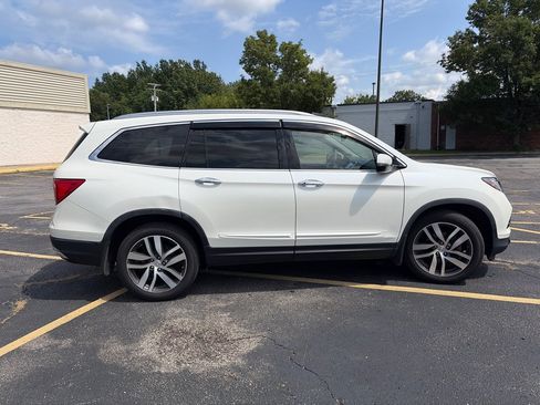 Used 2017 Honda Pilot Elite image 12